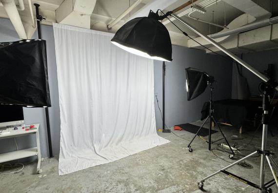 Digital Portfolio studio in the UW Art building