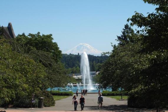 Drumheller Fountain at University of Washington