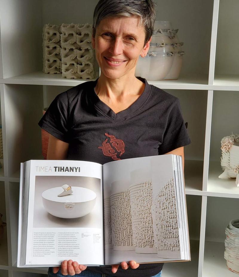 Timea Tihanyi with Ceramique book