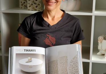 Timea Tihanyi with Ceramique book