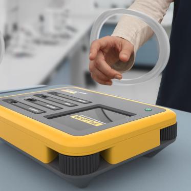 Fluke diagnostic equipment with a hand